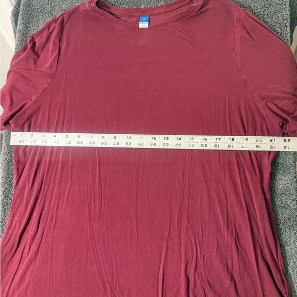 Set of Old Navy Luxe Black and Maroon T-Shirts - Picture 3 of 4